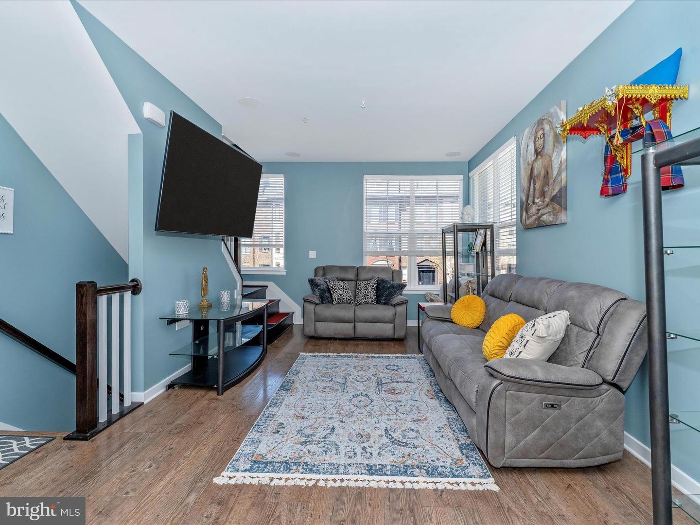 1454 Trafalgar LANE