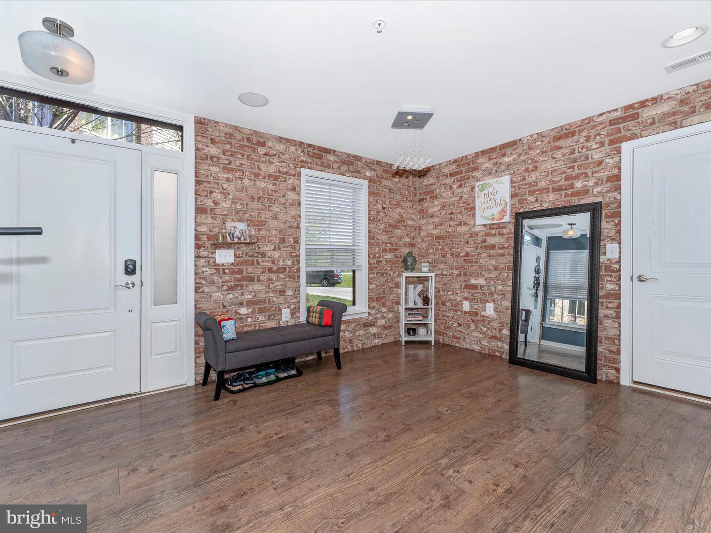1454 Trafalgar LANE