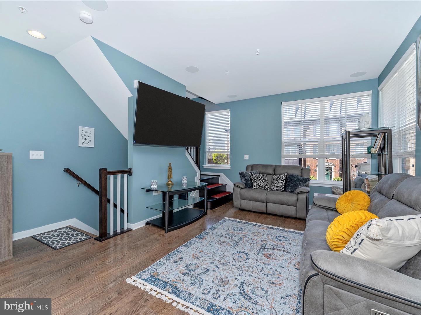1454 Trafalgar LANE