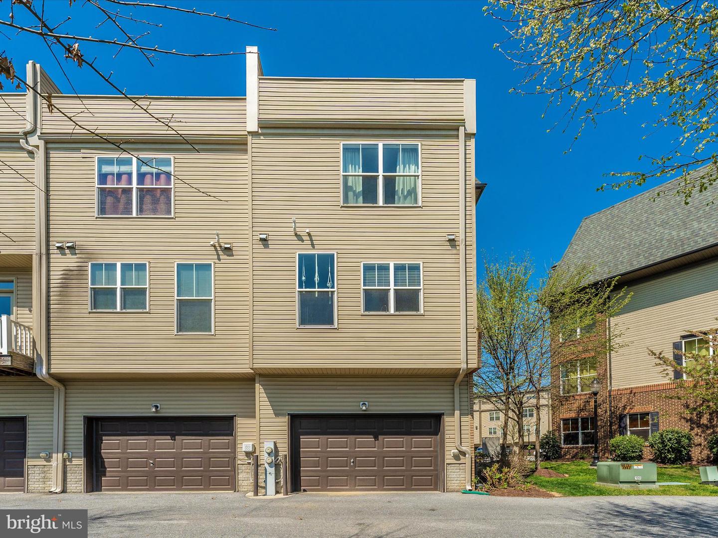 1454 Trafalgar LANE