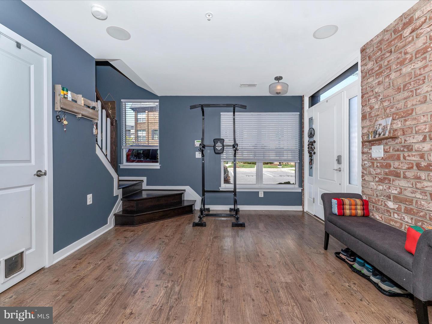 1454 Trafalgar LANE
