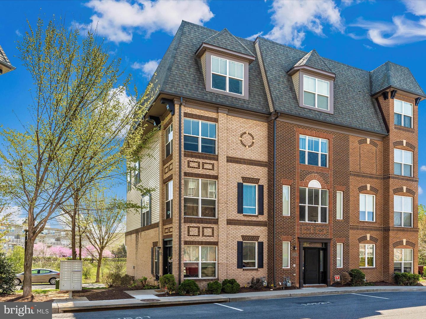 1454 Trafalgar LANE
