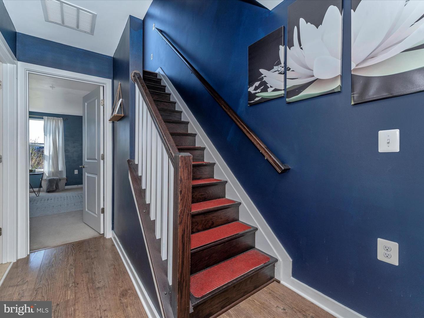 1454 Trafalgar LANE