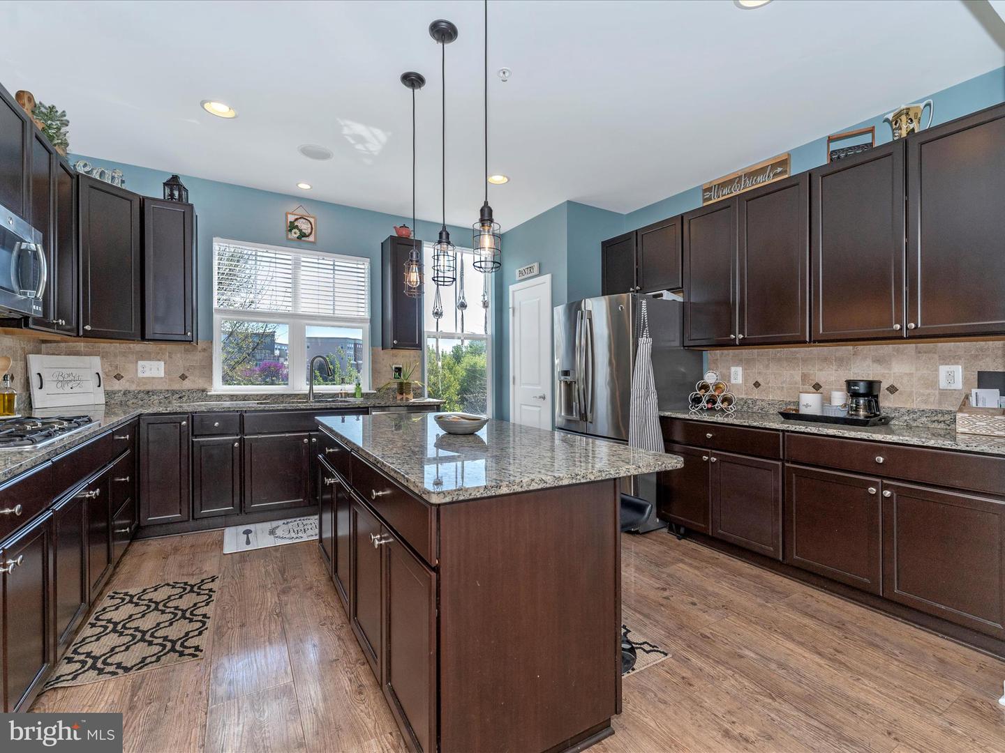 1454 Trafalgar LANE