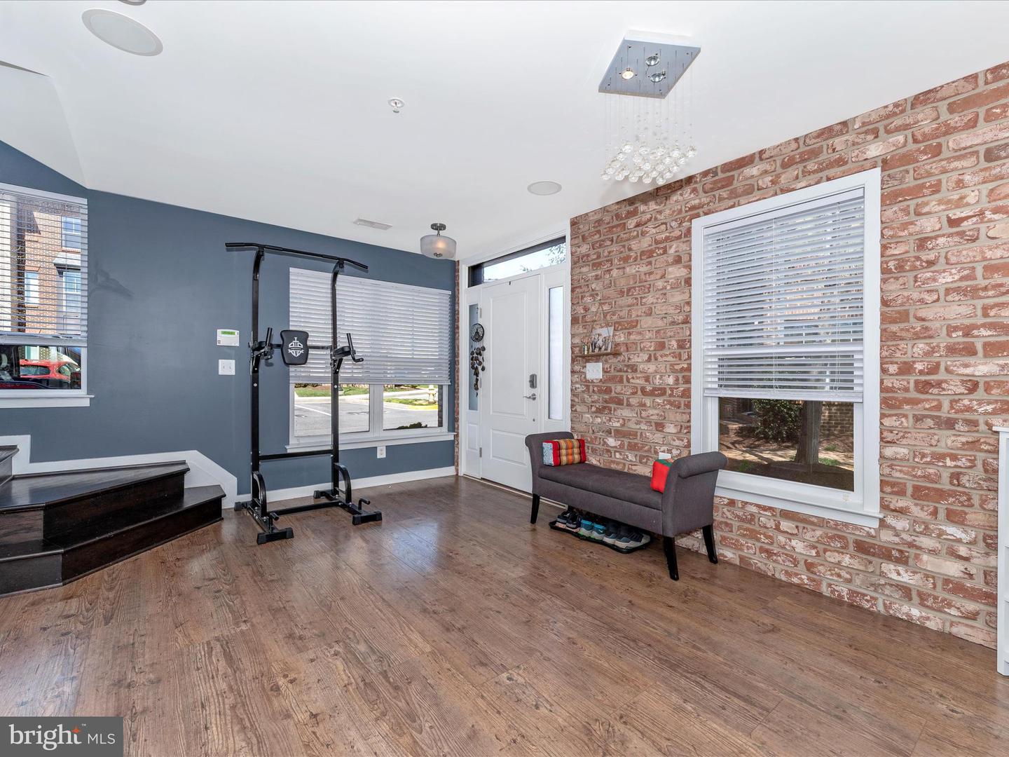 1454 Trafalgar LANE