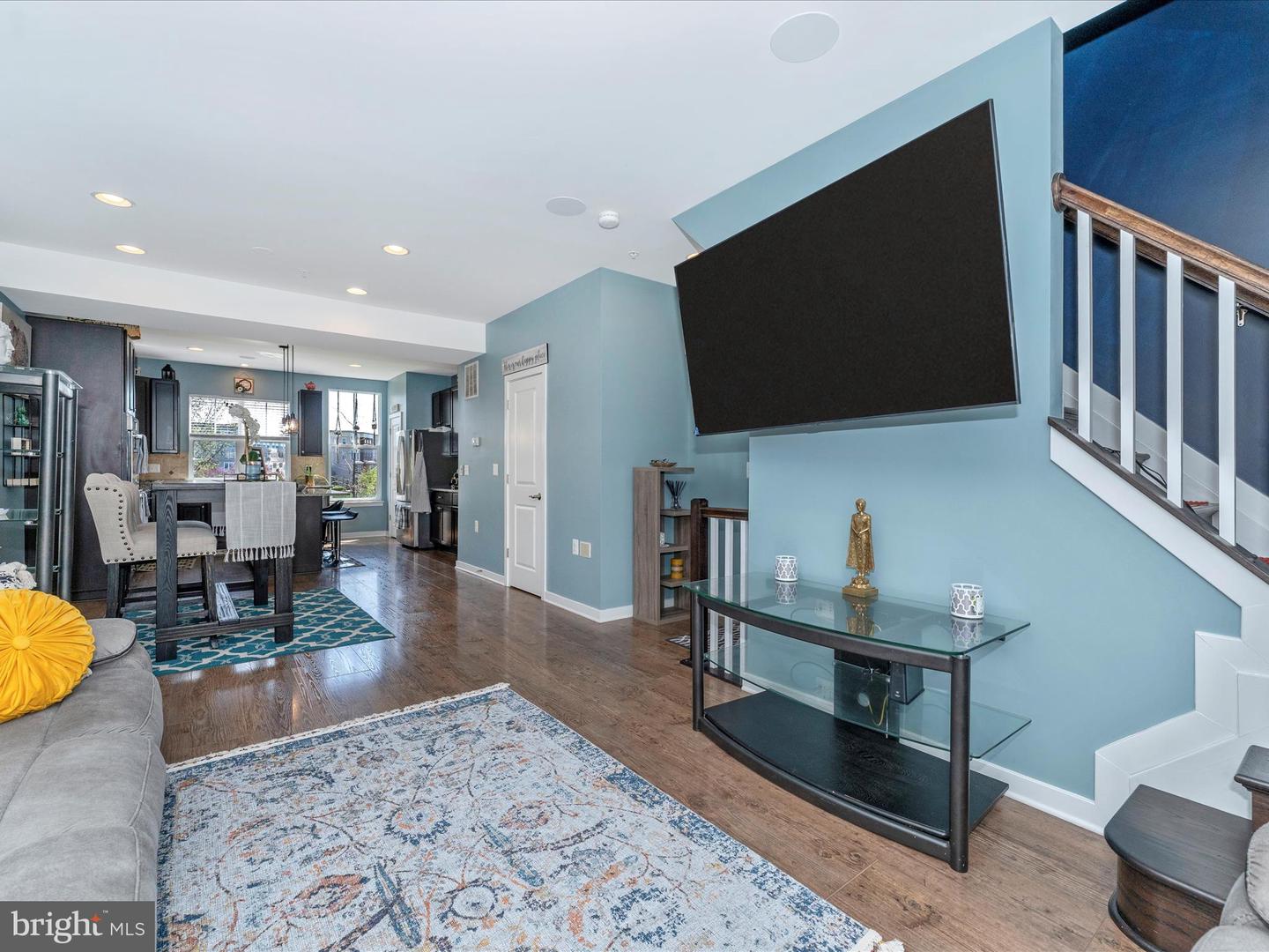 1454 Trafalgar LANE