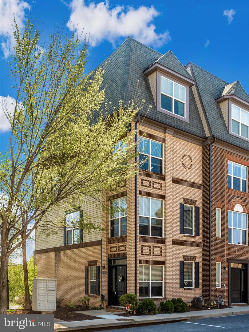 1454 Trafalgar LANE