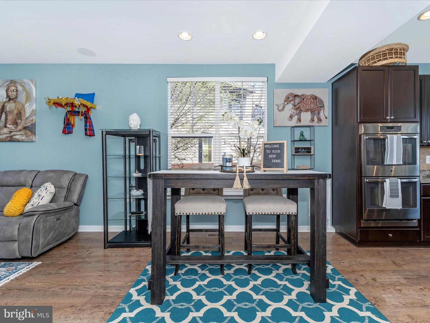 1454 Trafalgar LANE