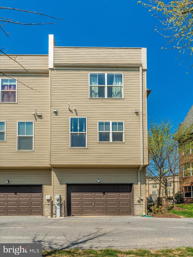 1454 Trafalgar LANE