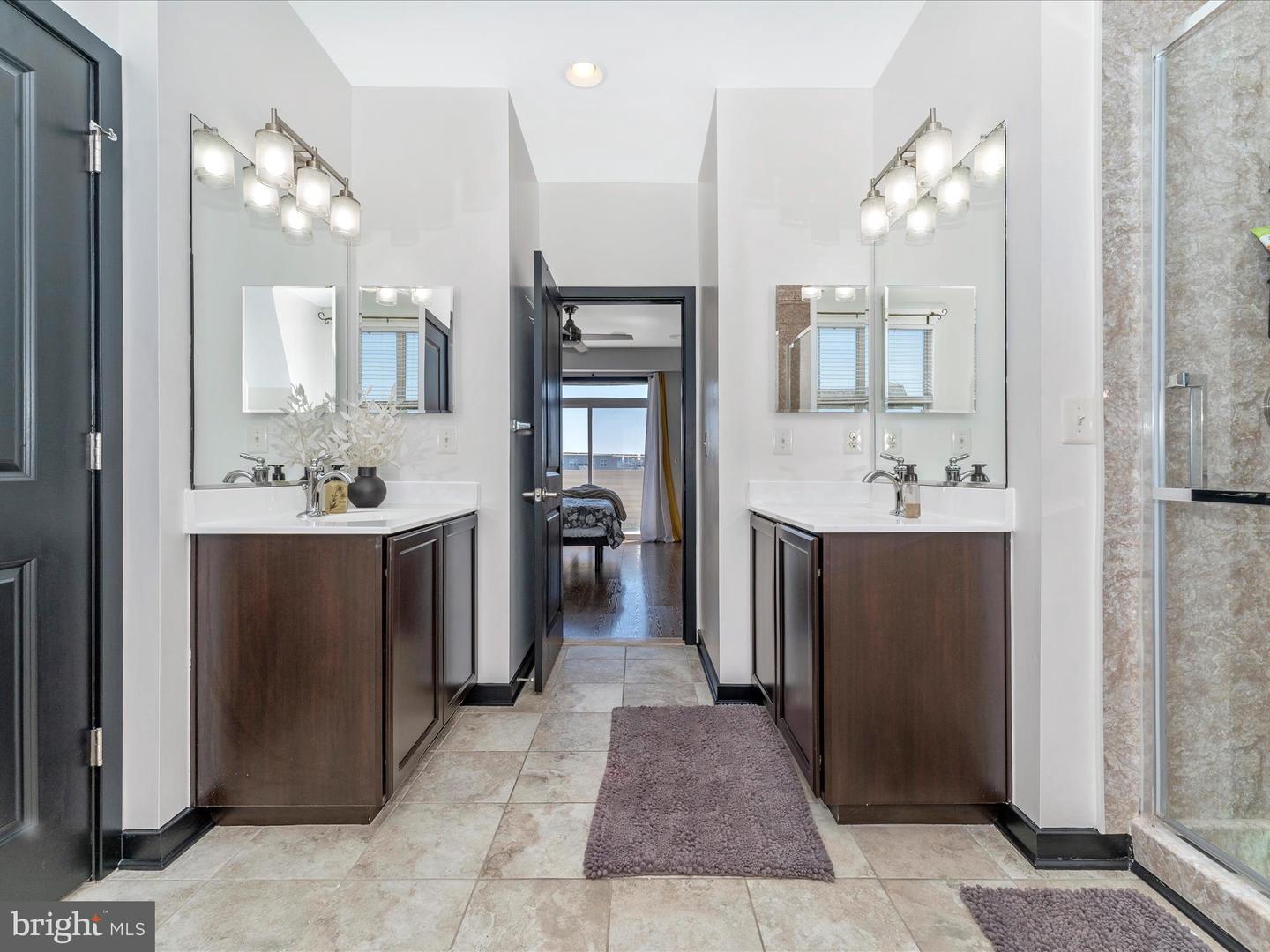 1454 Trafalgar LANE