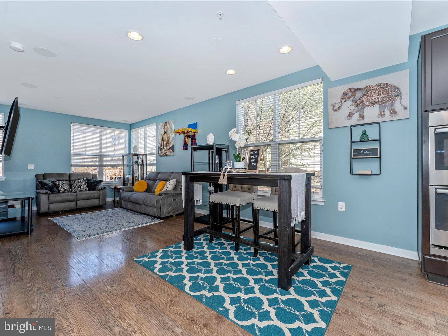 1454 Trafalgar LANE