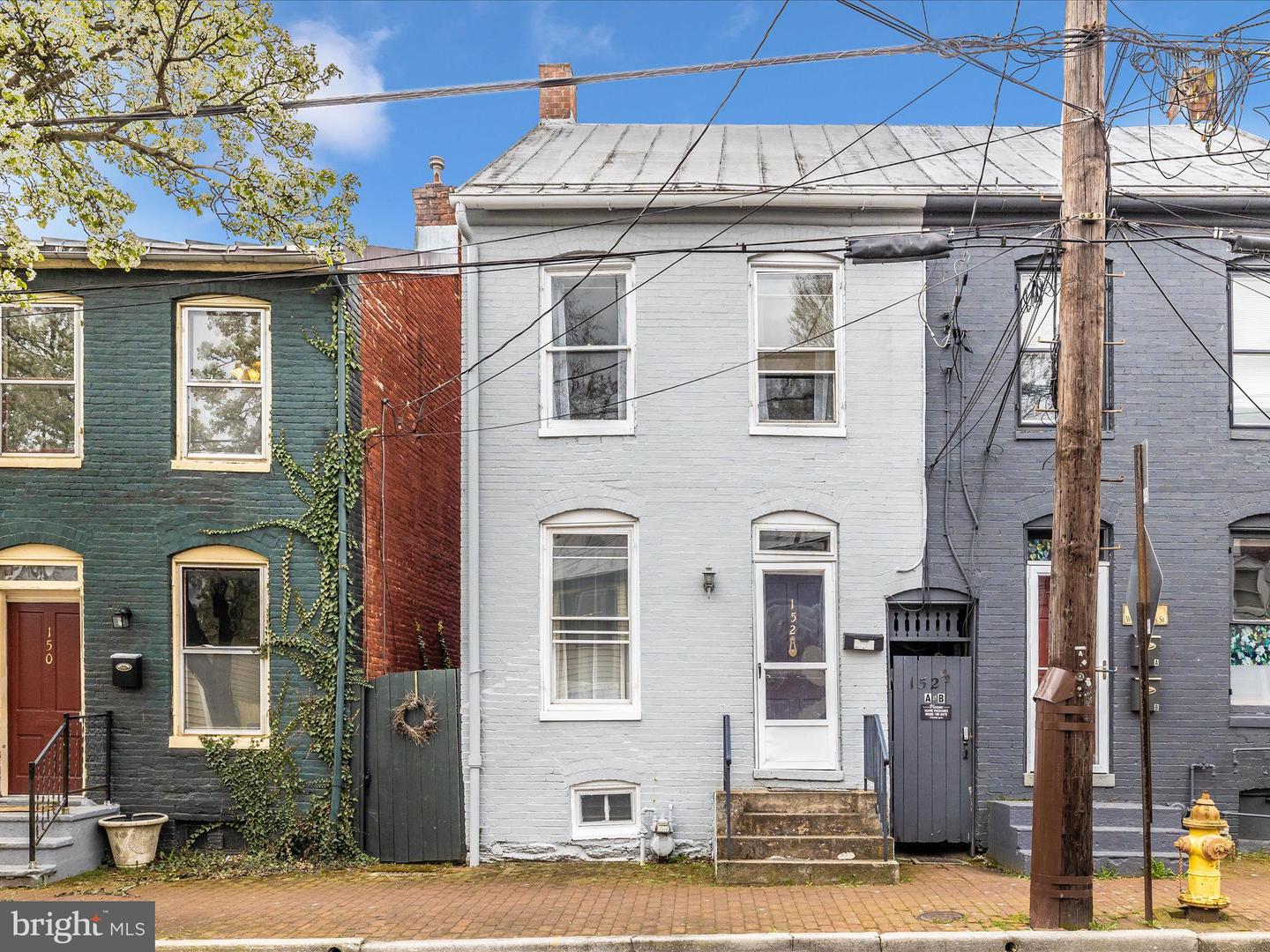 152 W All Saints STREET