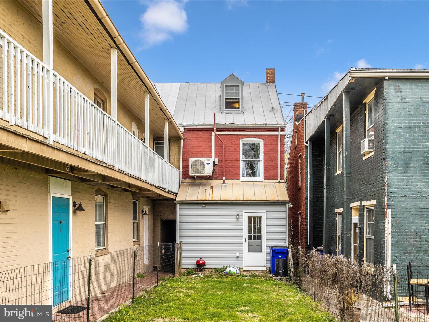 152 W All Saints STREET