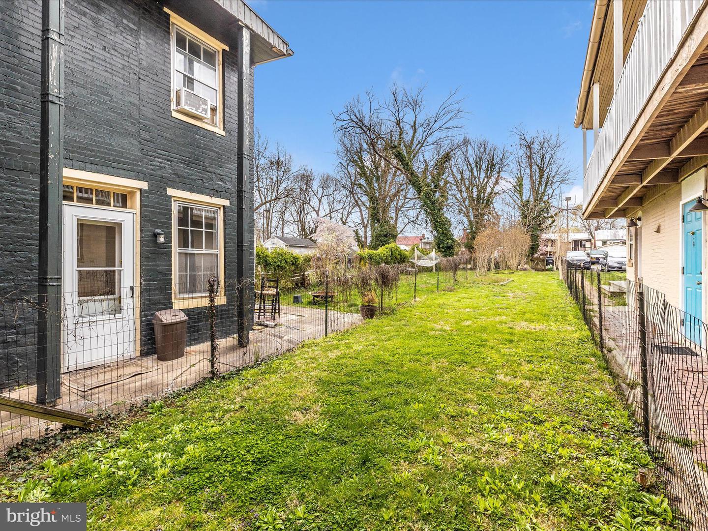 152 W All Saints STREET