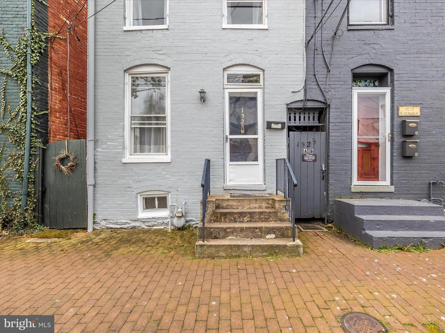 152 W All Saints STREET