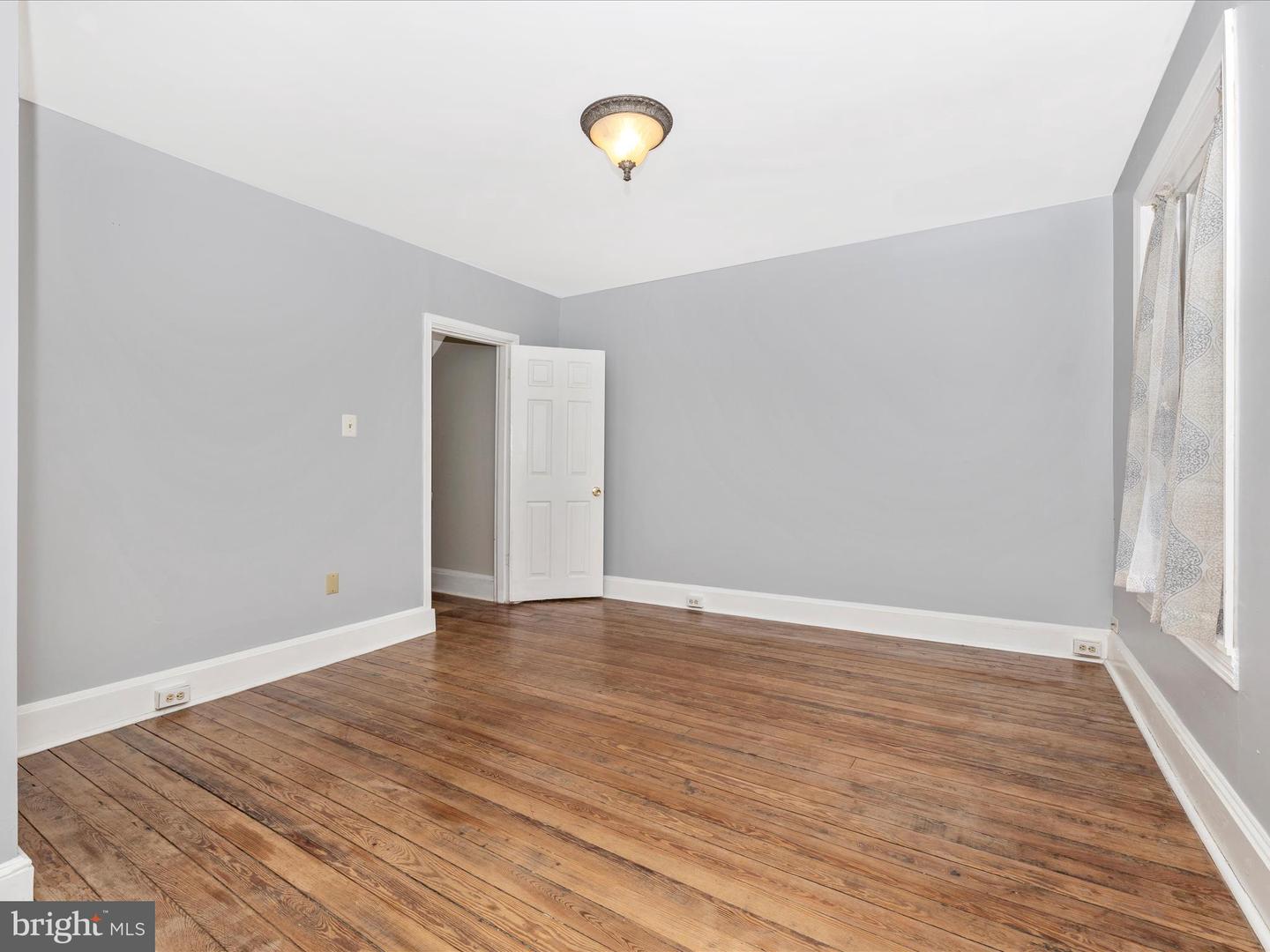 152 W All Saints STREET