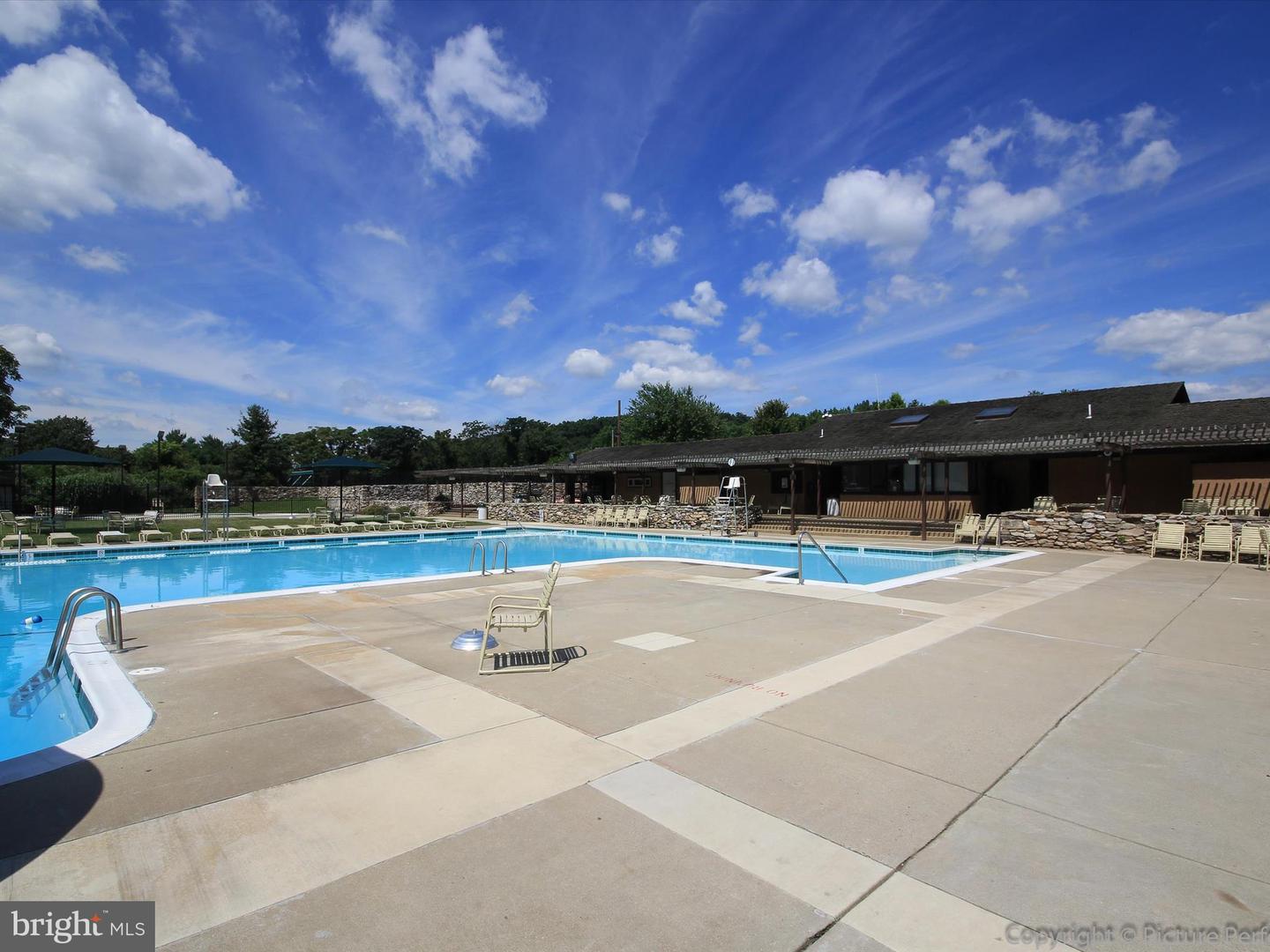 6801 Lakepoint Ov