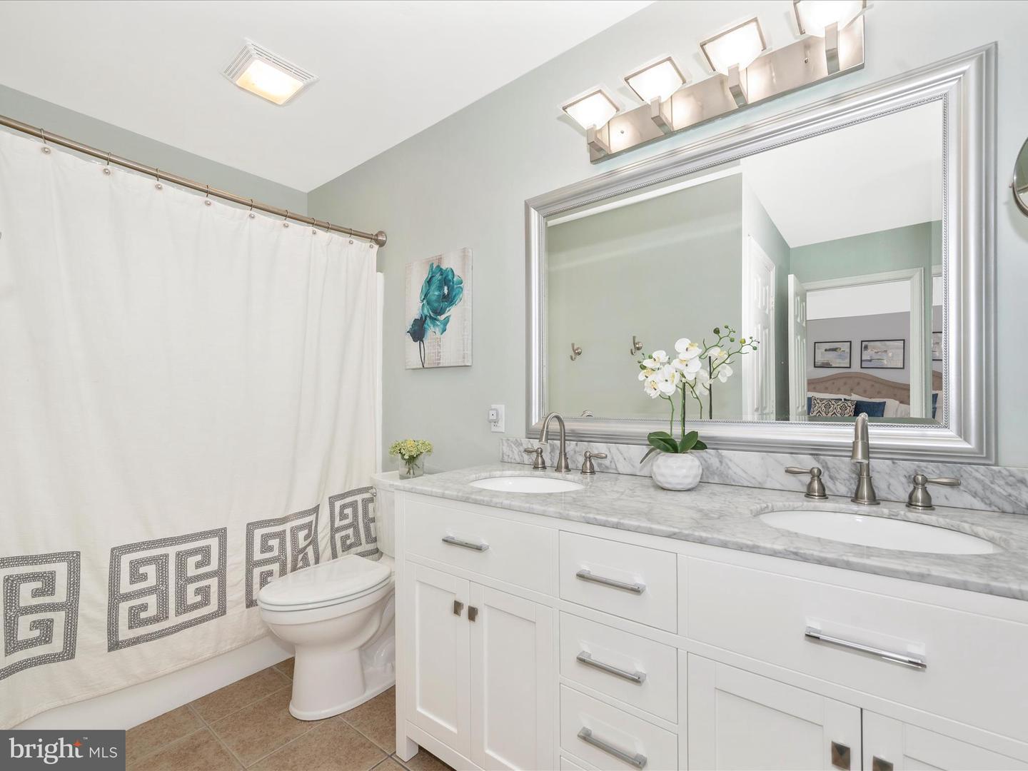 6801 Lakepoint Ov