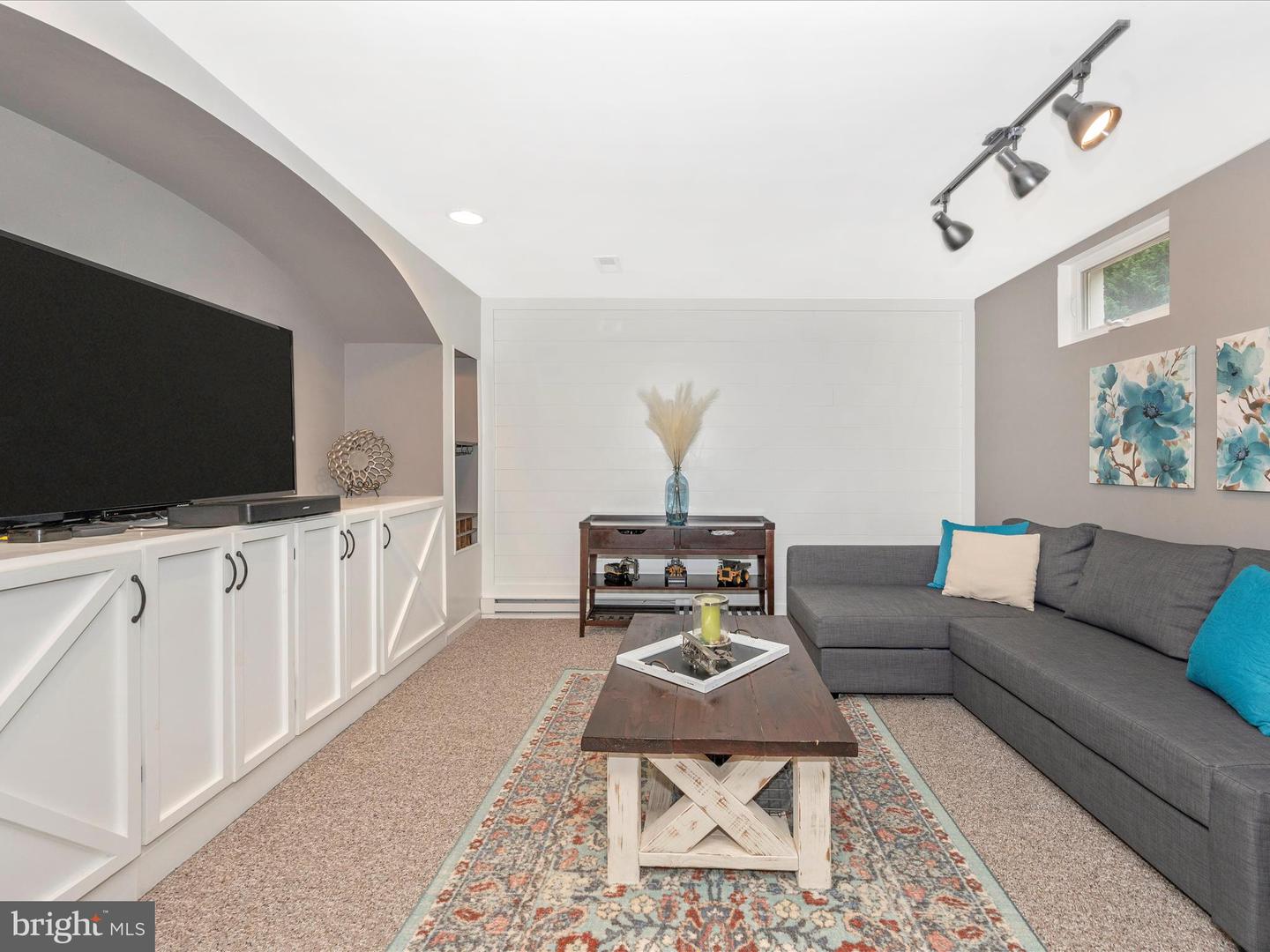 6801 Lakepoint Ov
