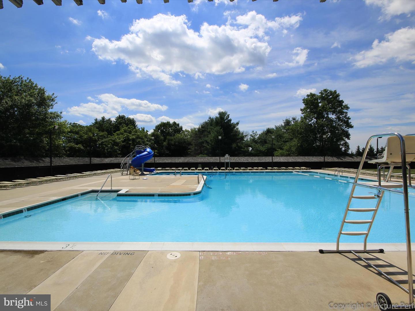 6801 Lakepoint Ov