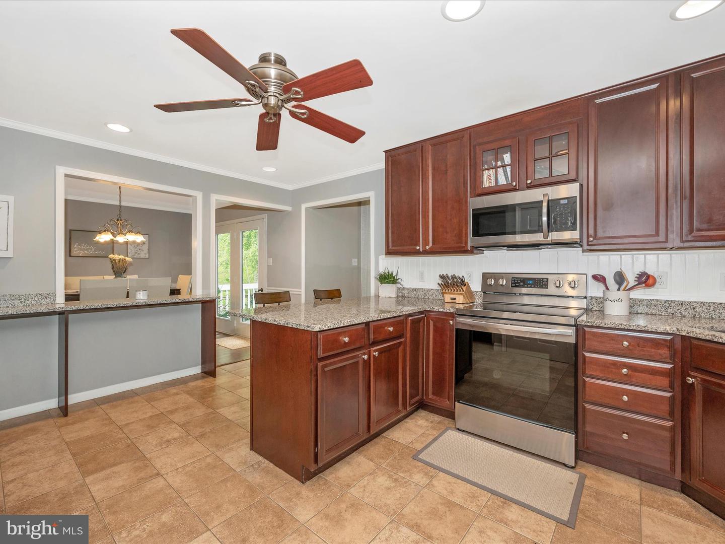6801 Lakepoint Ov