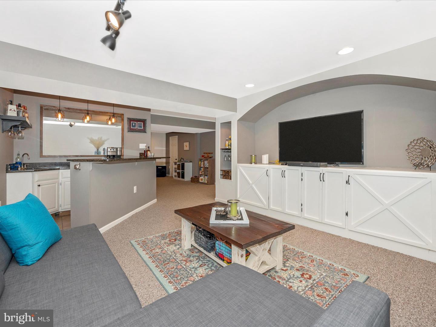 6801 Lakepoint Ov