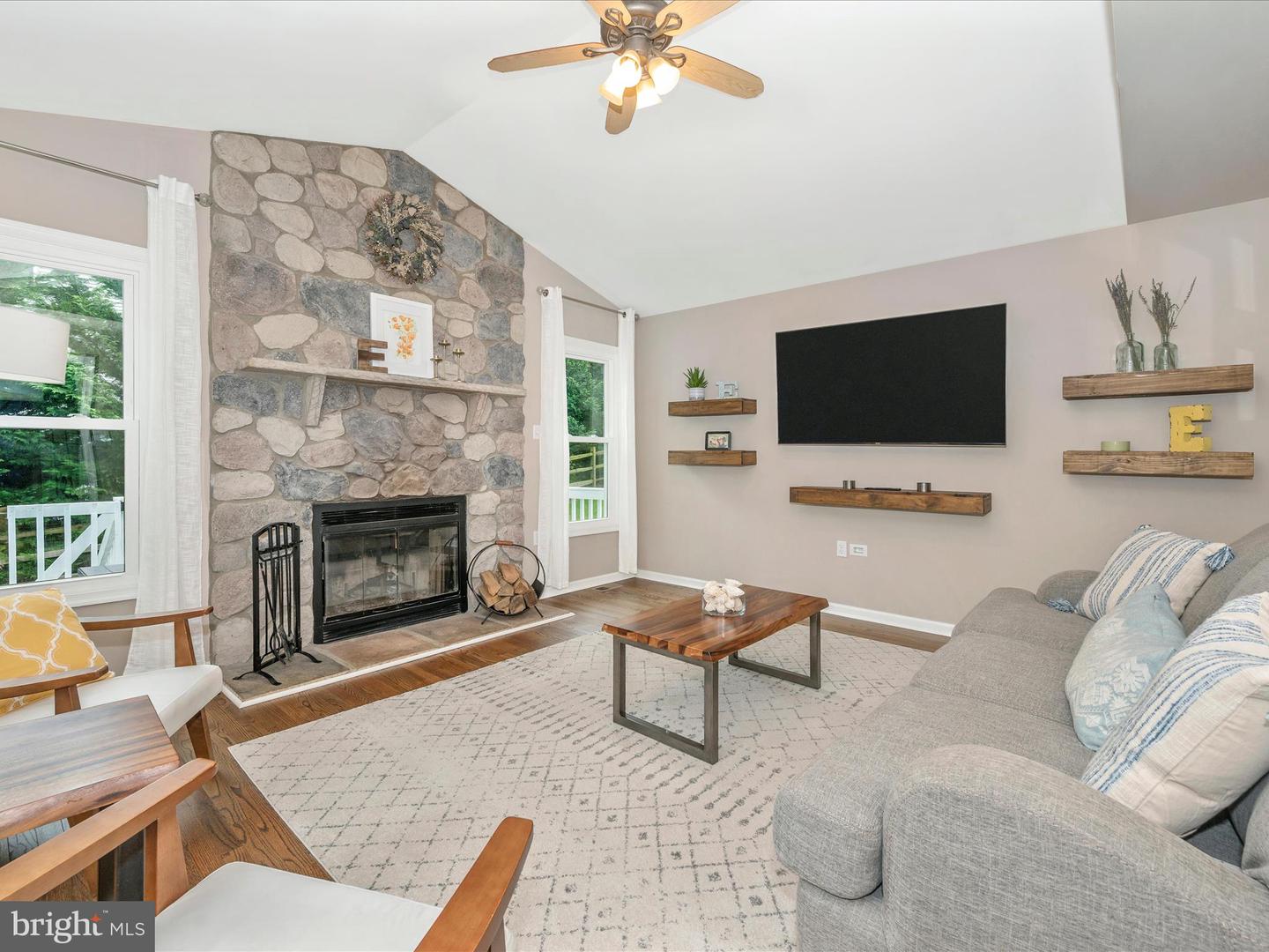 6801 Lakepoint Ov
