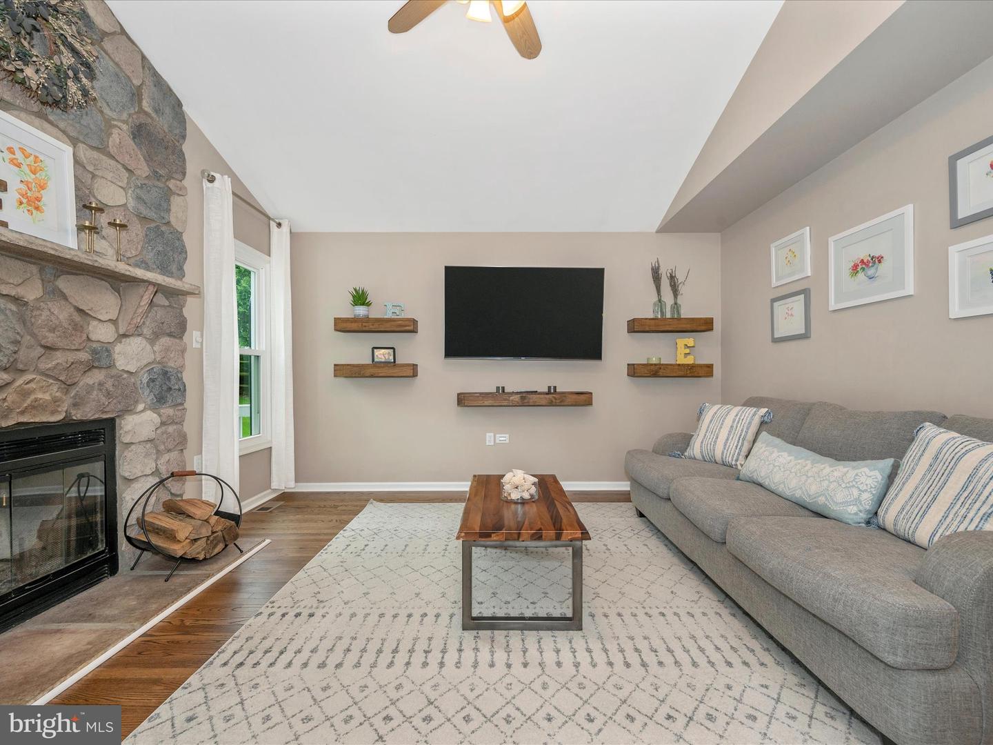 6801 Lakepoint Ov