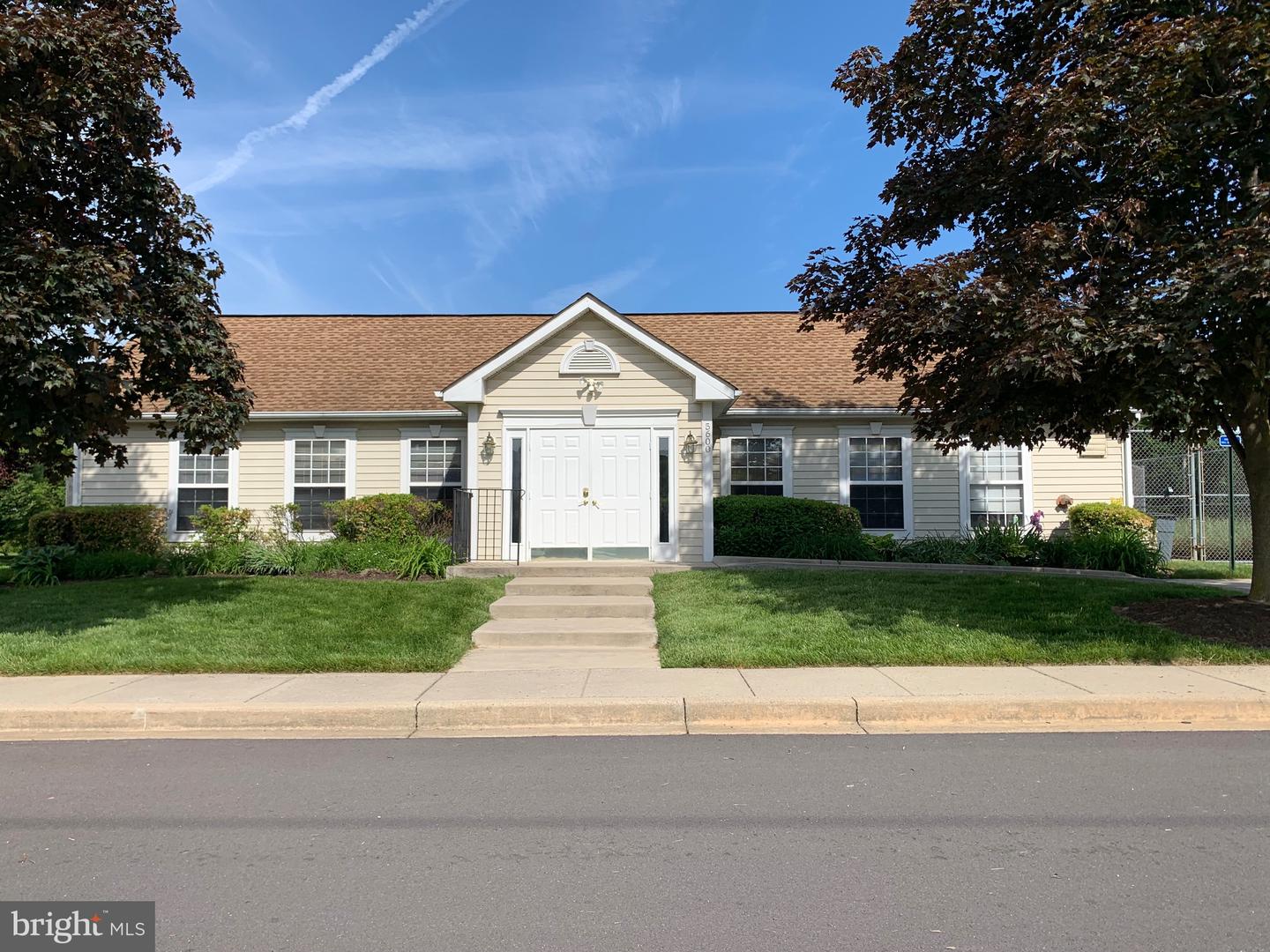 7166 Oberlin CIRCLE