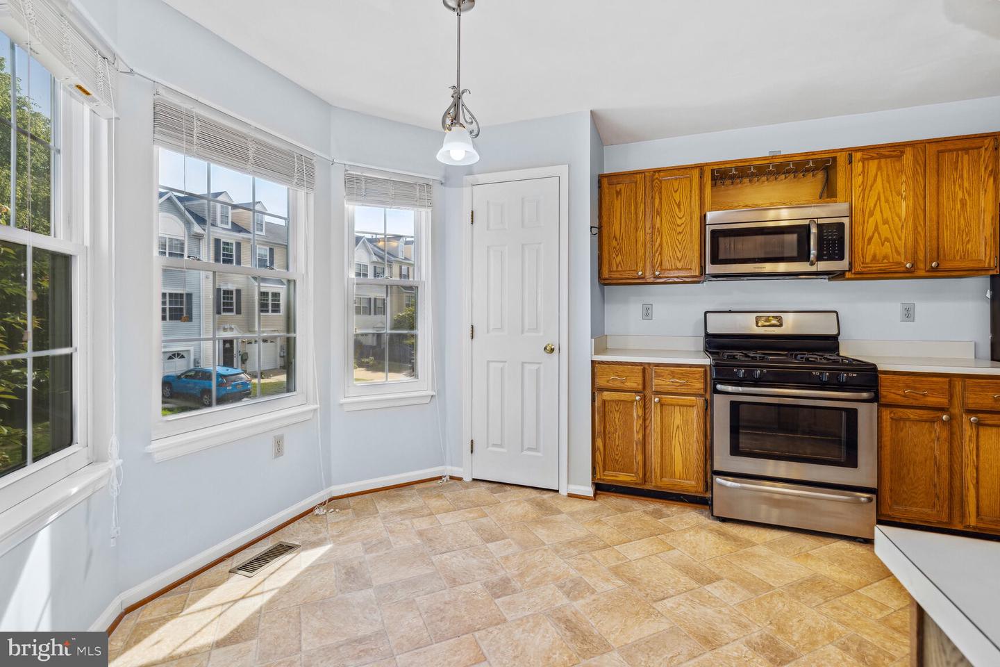 7166 Oberlin CIRCLE