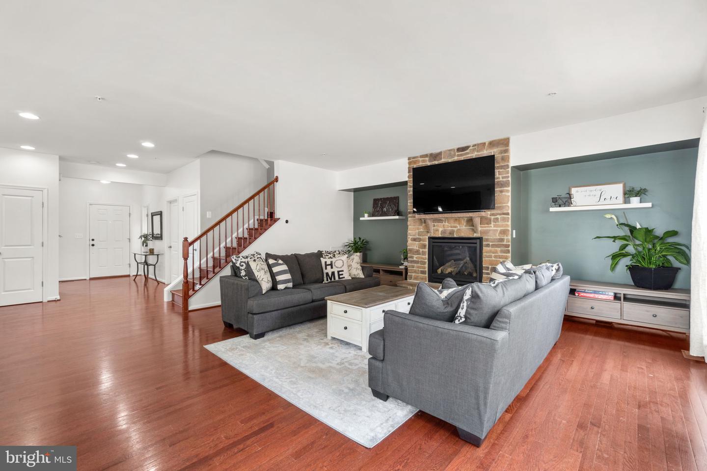810 Harvest TERRACE
