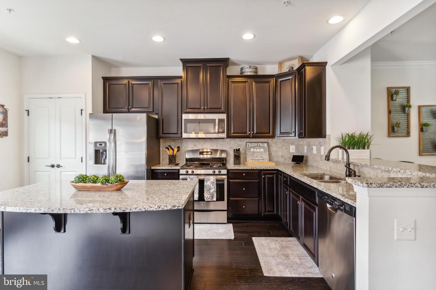 719 Potomac View PARKWAY