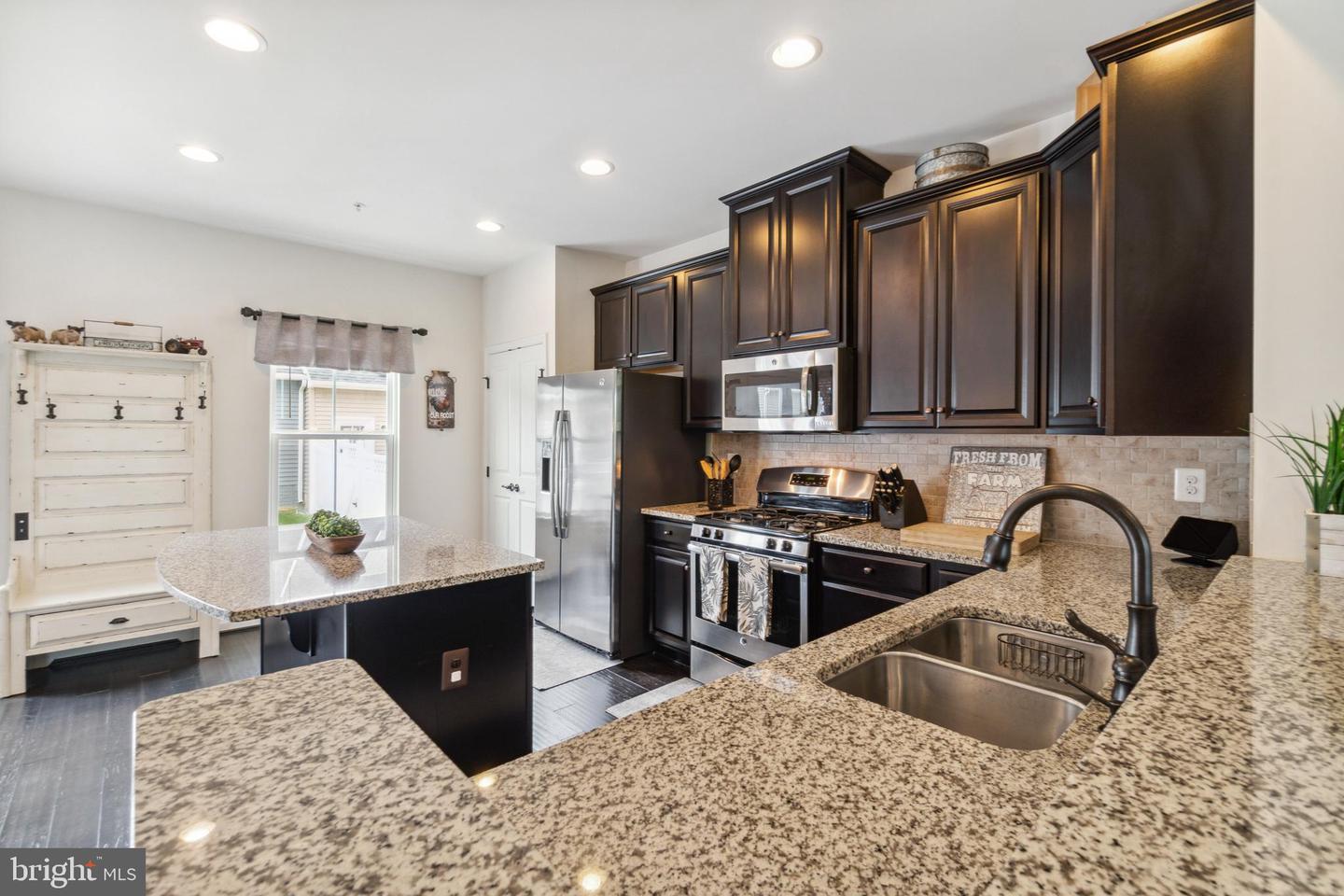 719 Potomac View PARKWAY