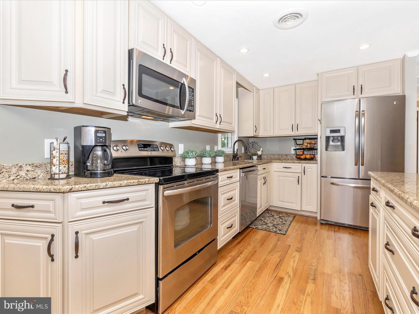 2419 Tabor DRIVE