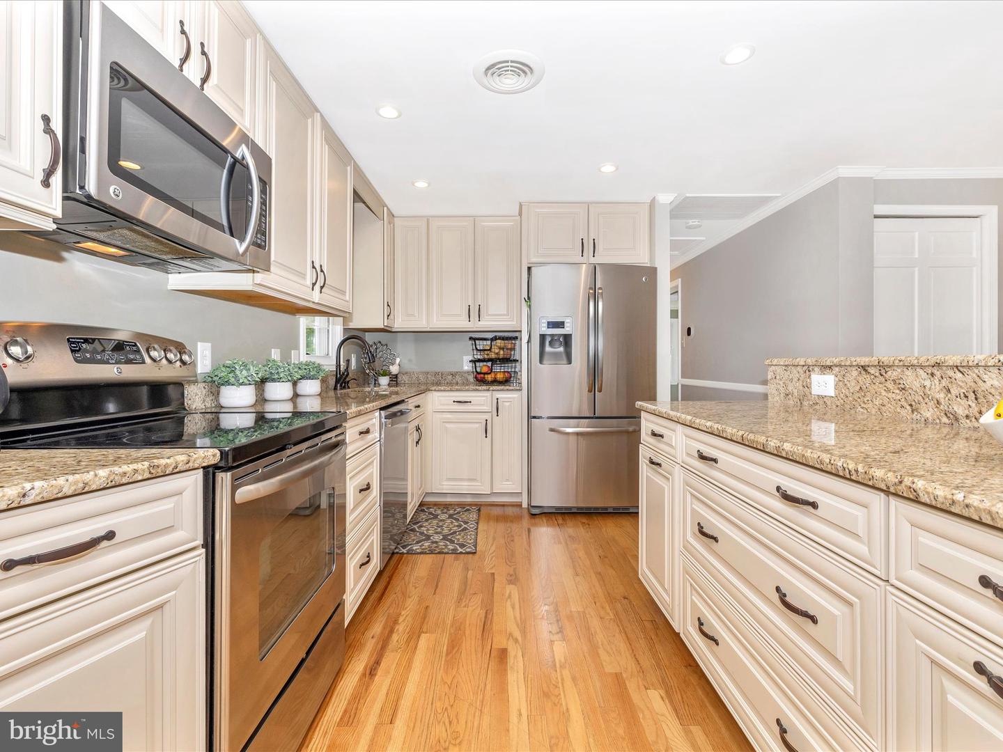 2419 Tabor DRIVE
