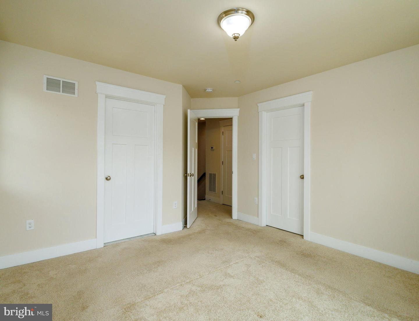515 Klineharts ALLEY