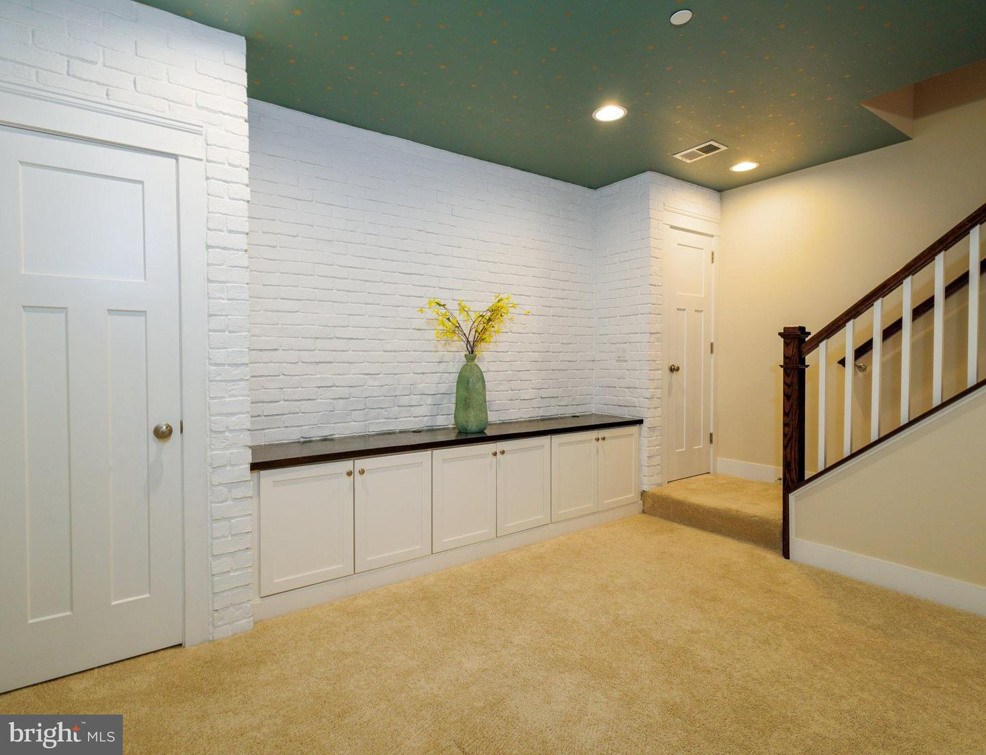515 Klineharts ALLEY
