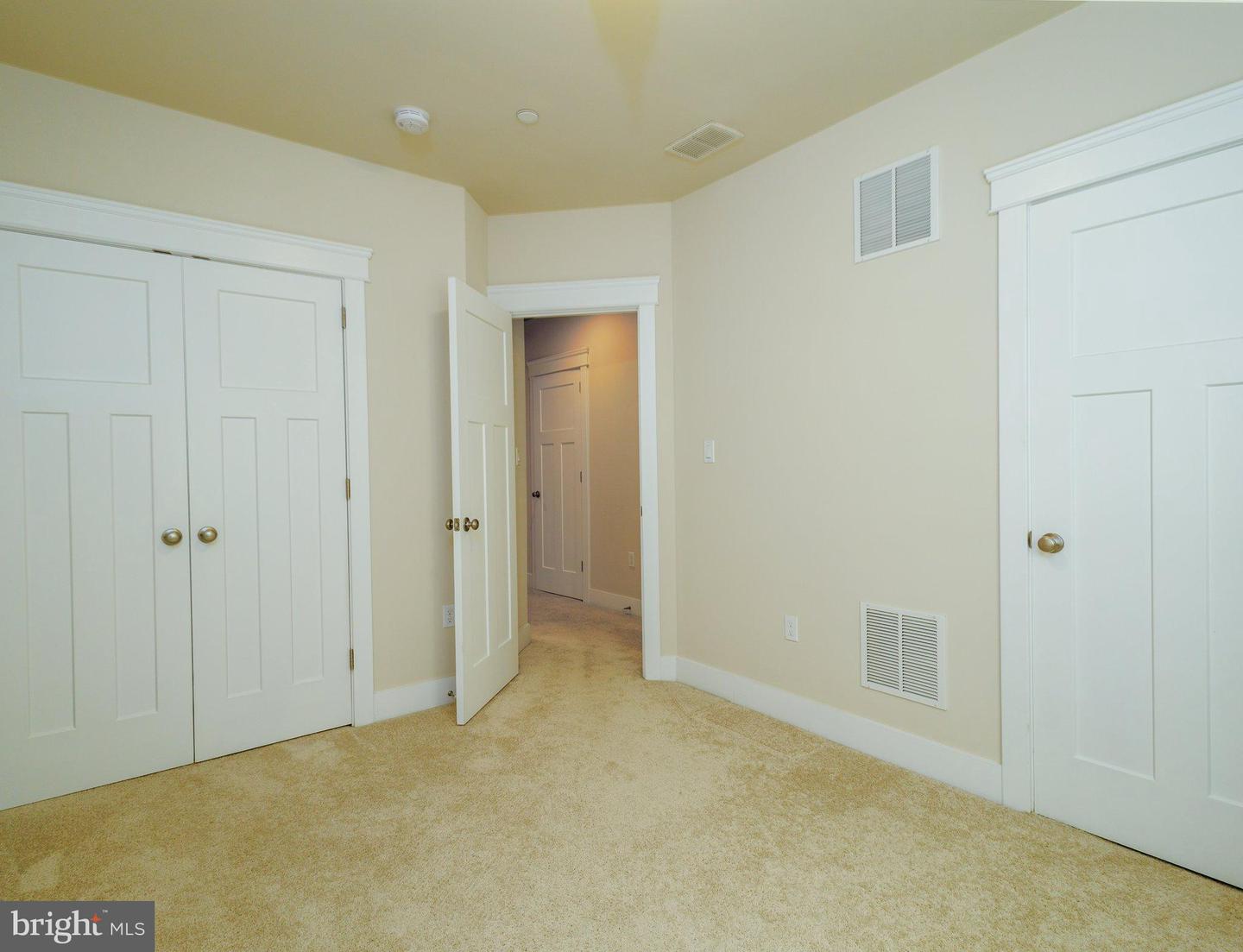 515 Klineharts ALLEY