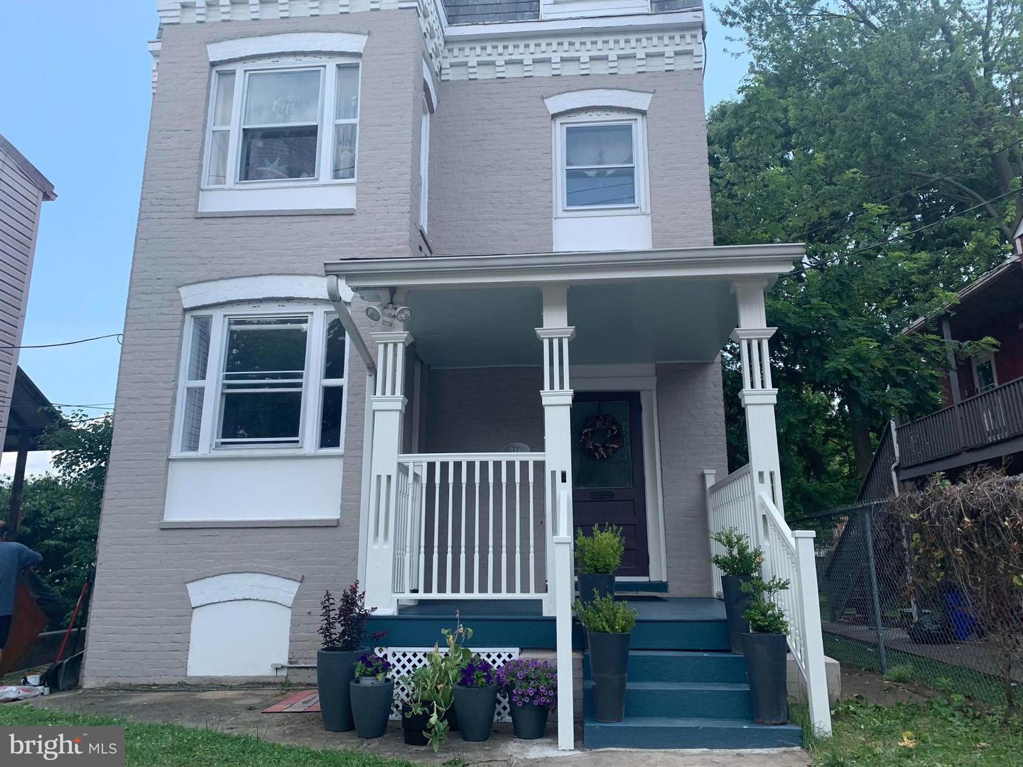 316 W South STREET