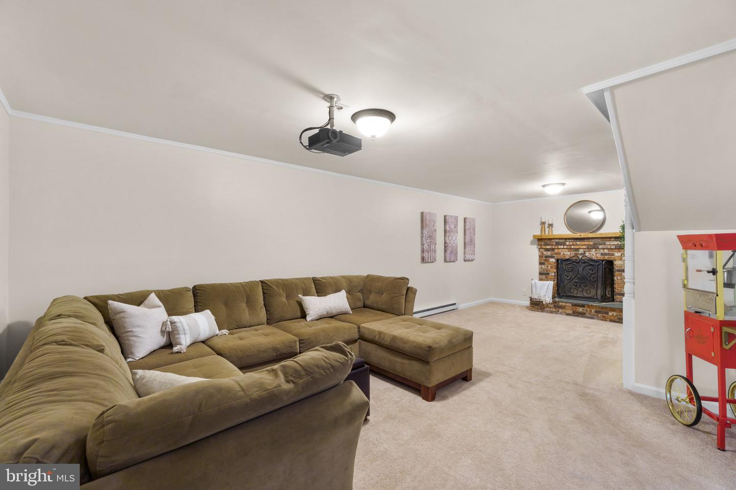 5821 Corporal Jones COURT