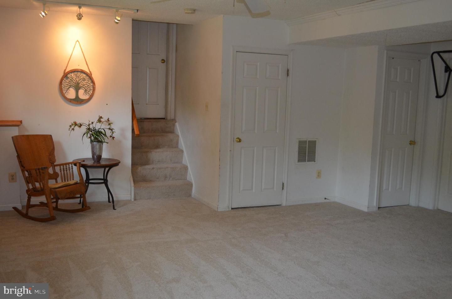 1420 Hunting Horn LANE