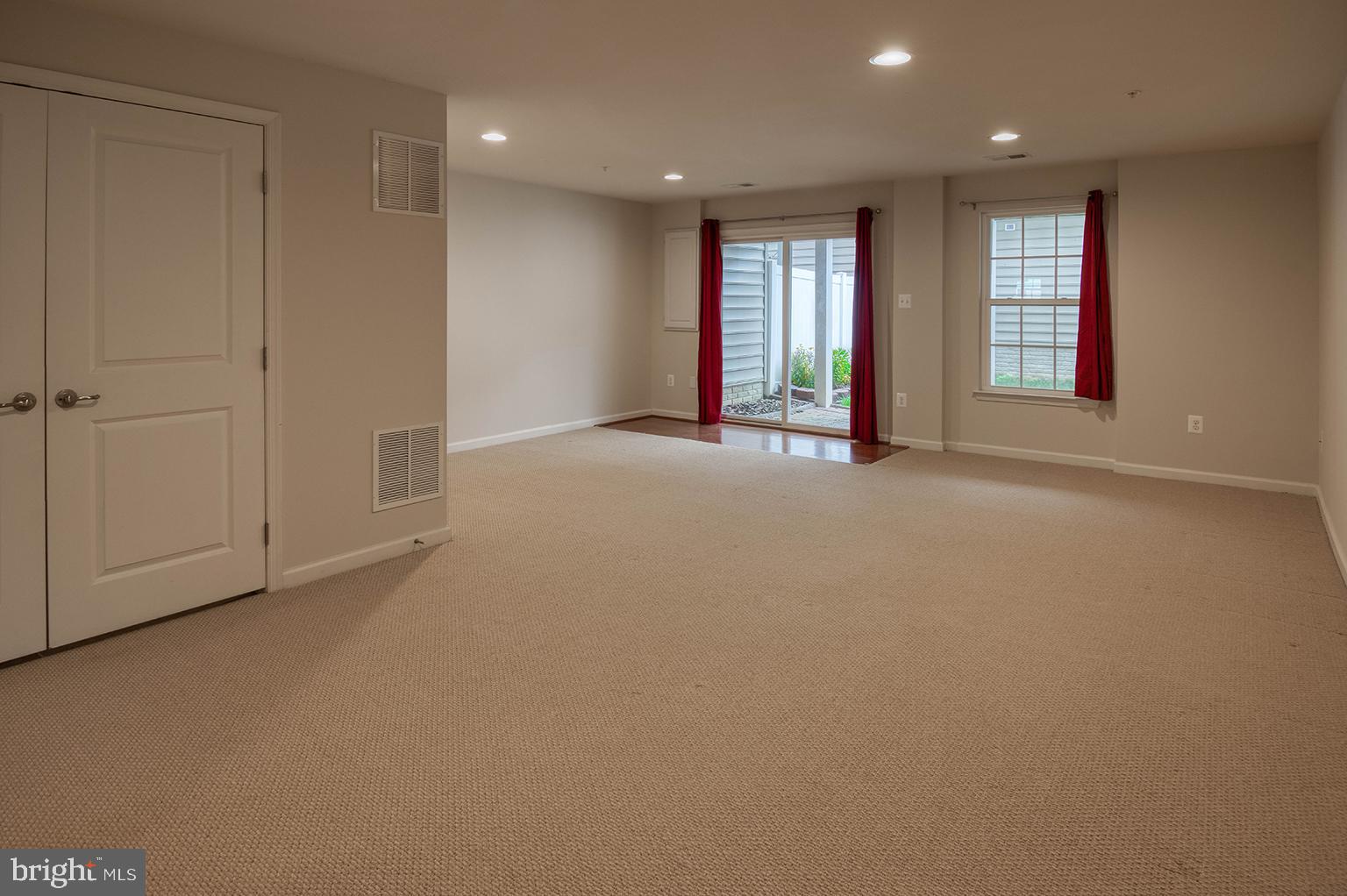 2704 Egret WAY