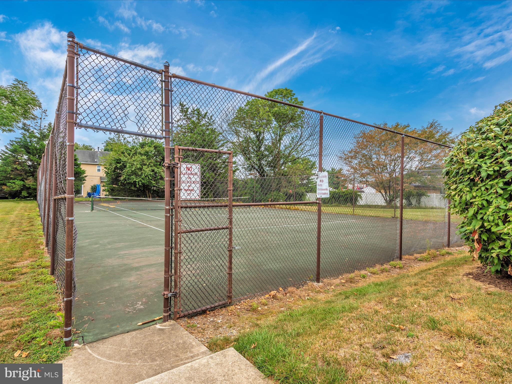 7983 Thrush COURT