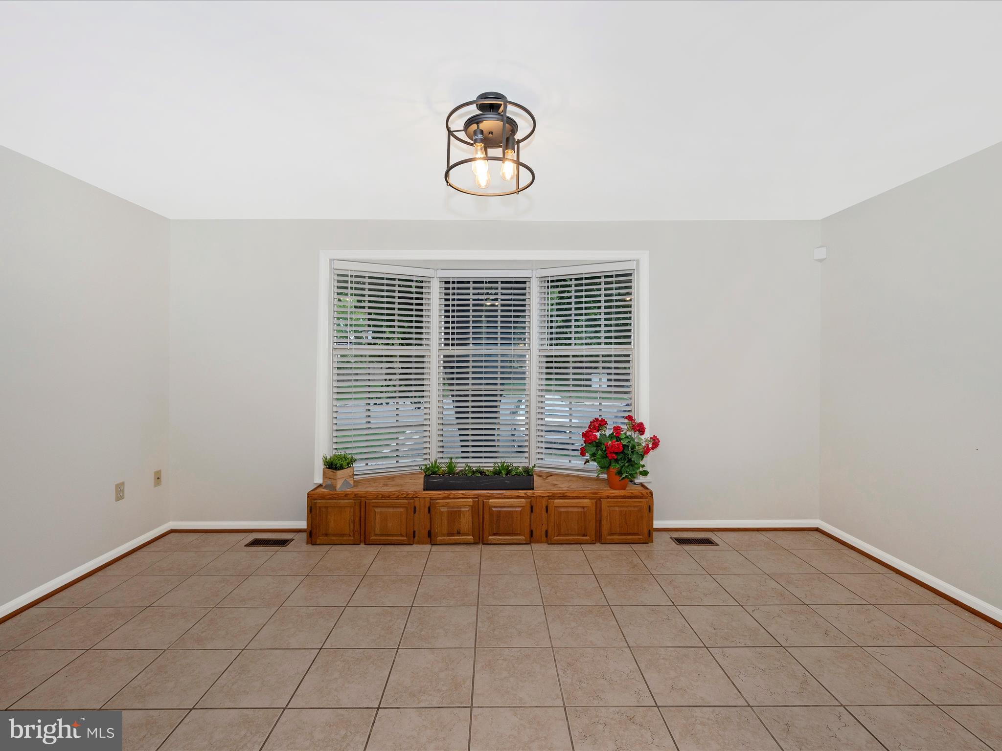 7983 Thrush COURT
