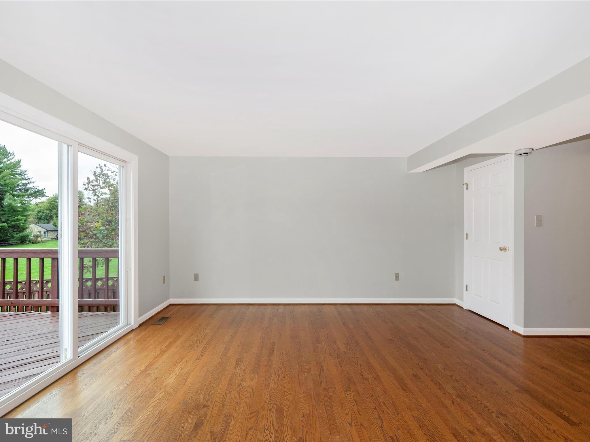 7983 Thrush COURT