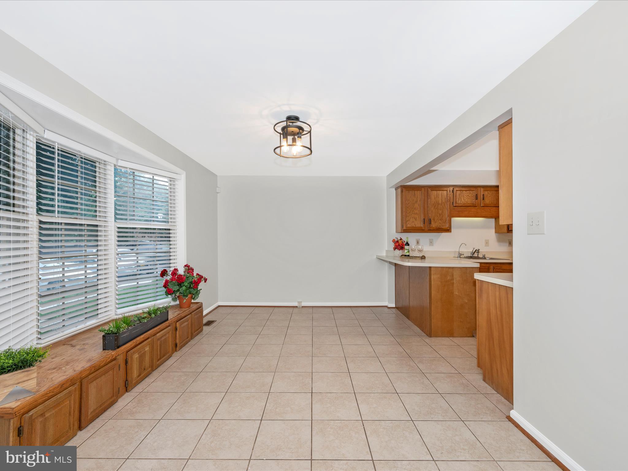 7983 Thrush COURT