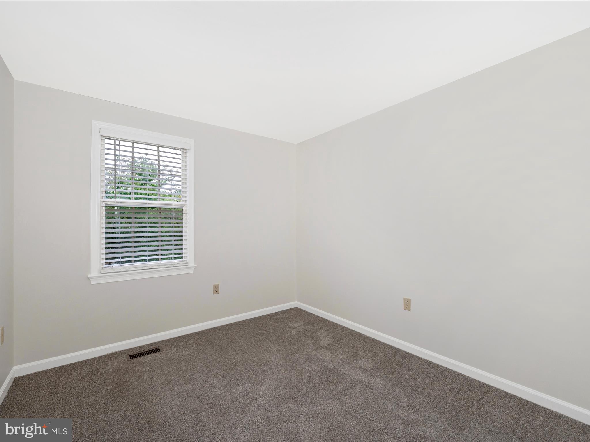 7983 Thrush COURT