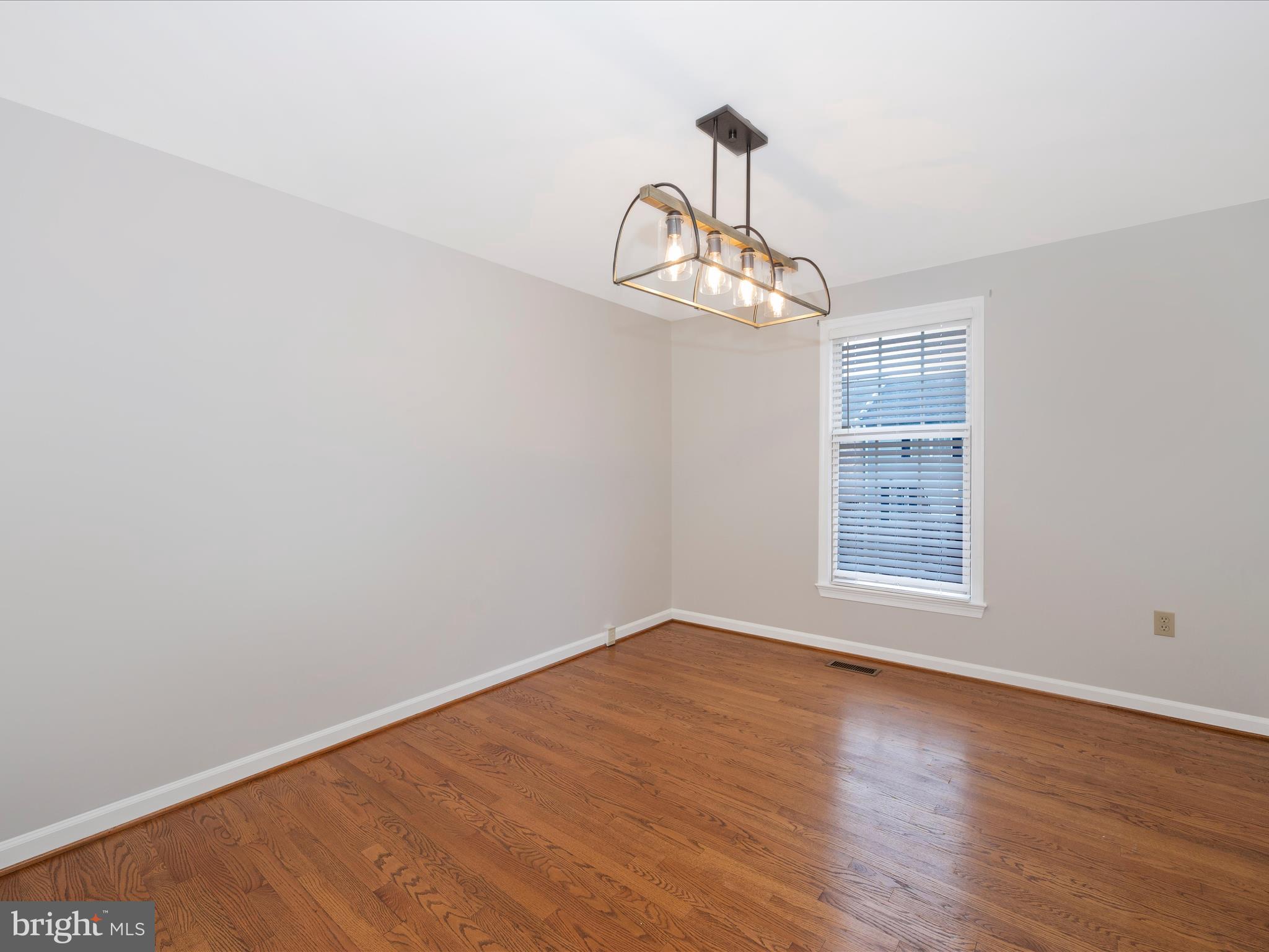 7983 Thrush COURT