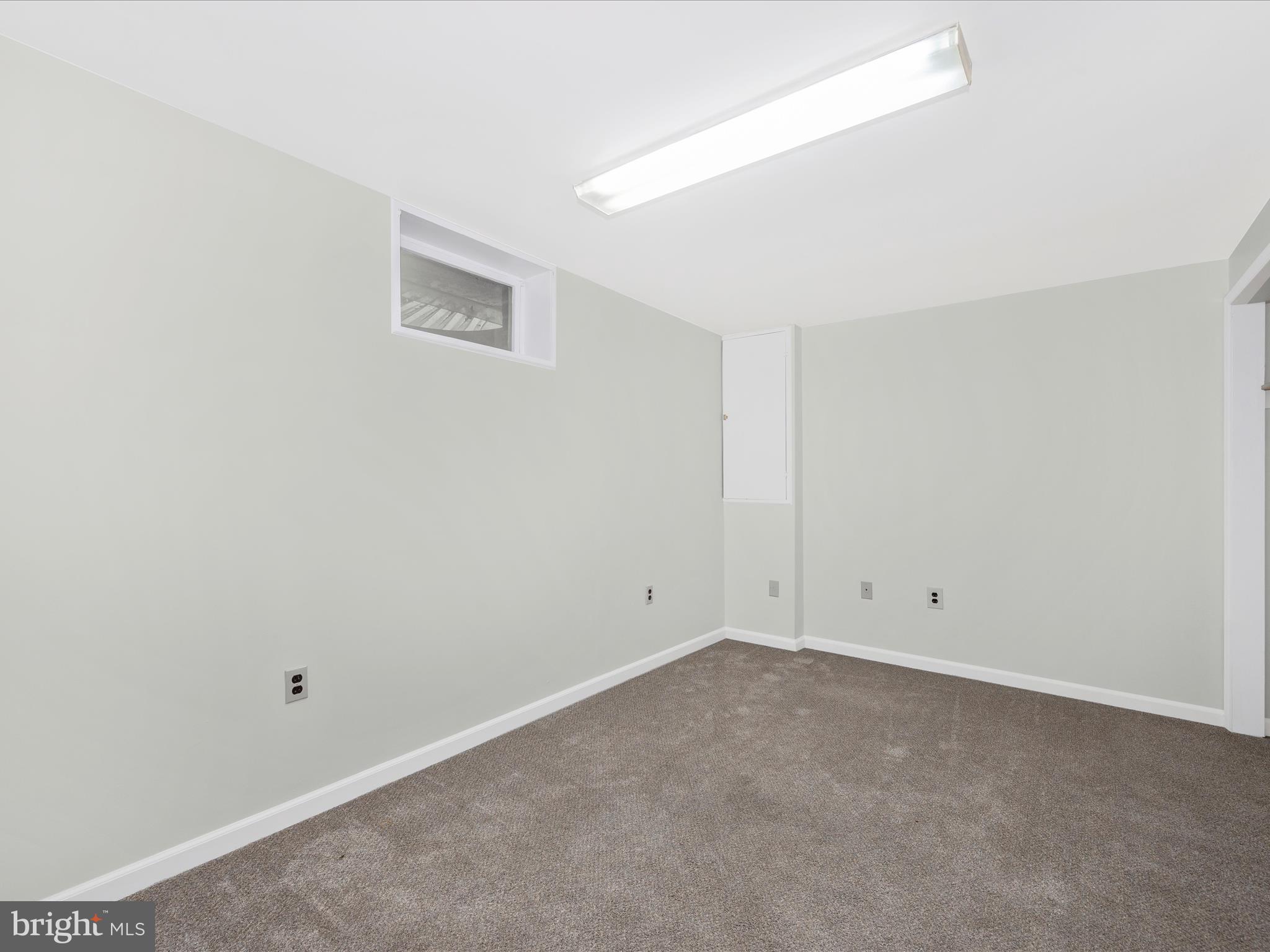 7983 Thrush COURT