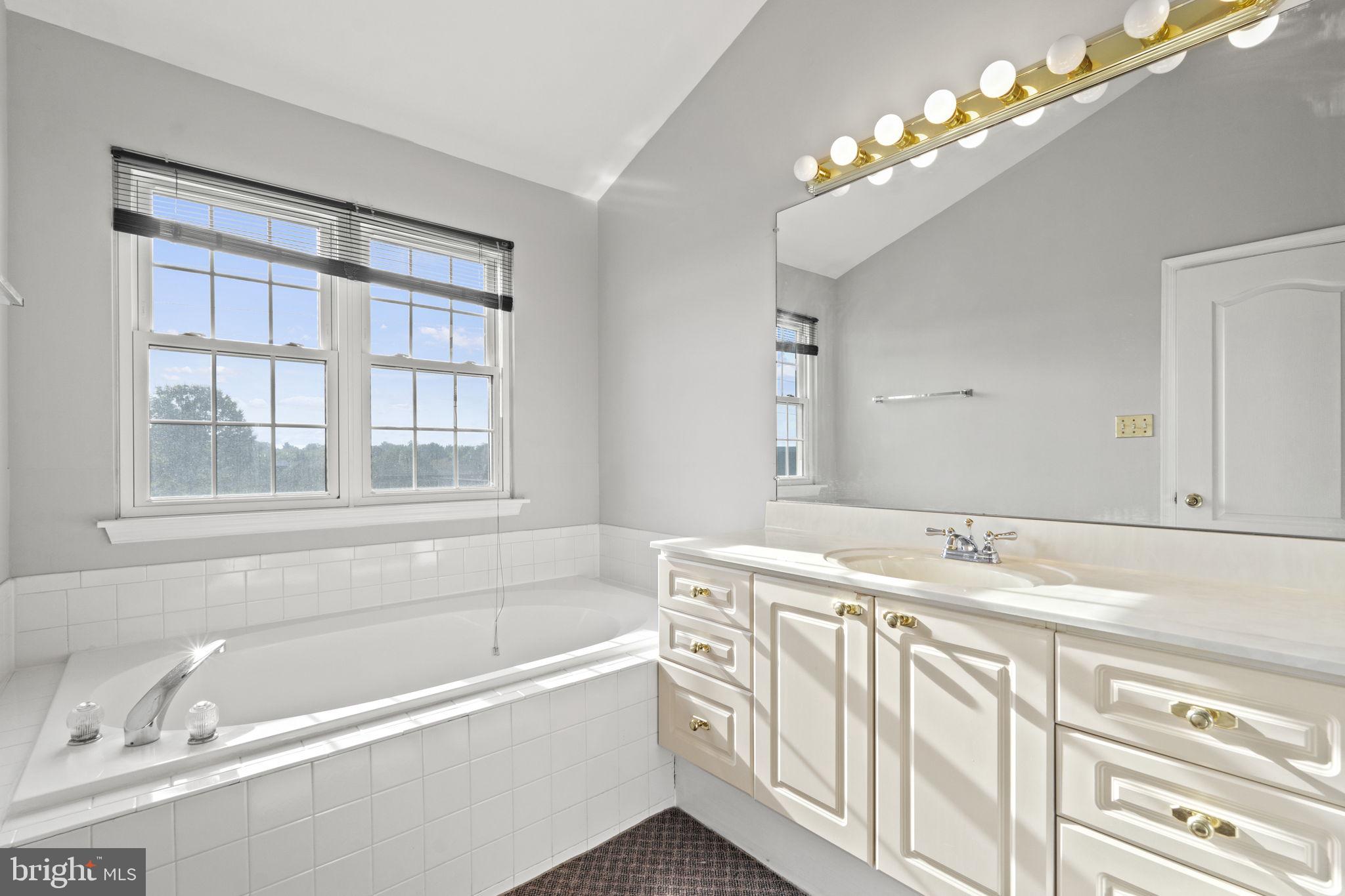 2652 Cameron WAY